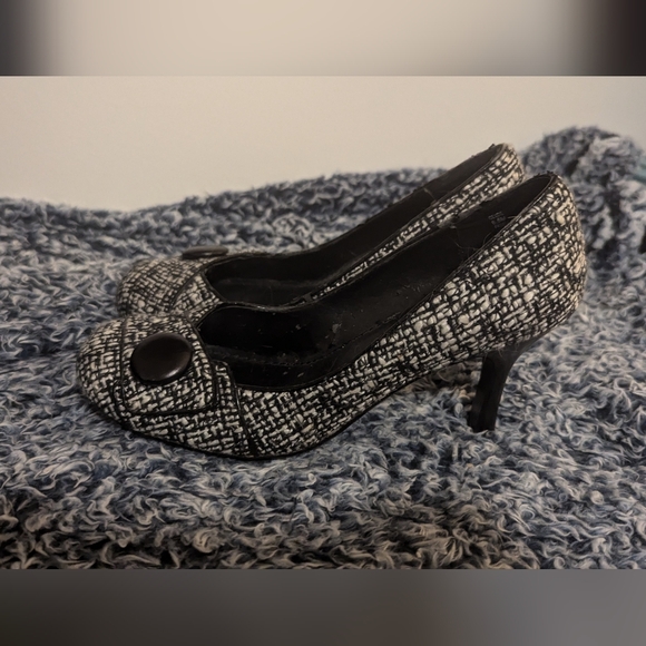 Steve Madden Tweed Heals - Picture 4 of 9
